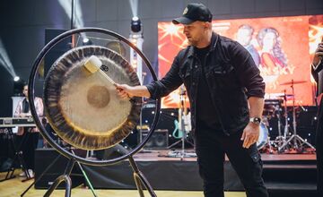 FOTO: V Banskej Bystrici sa plesalo. Radvančania si užili veľkolepý ples, nechýbal ani Lukáš Adamec