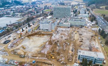 FOTO: Práce na Rooseveltovej nemocnici pokračujú. Pozrite si v akom stave sa aktuálne nachádza stavenisko