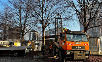 FOTO: Na Námestí Slobody v Banskej Bystrici je rušno. Pozrite si, čo sa tam deje