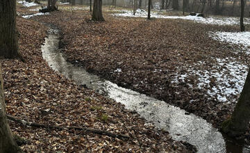 FOTO: V Lučenci pracujú na obnove prítoku vody do mestského parku