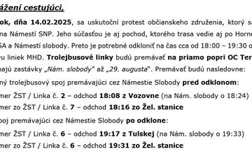 FOTO: Piatkové protivládne protesty v Banskej Bystrici obmedzia premávku MHD