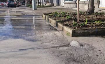 FOTO: Ulicu v Banskej Bystrici zatopilo