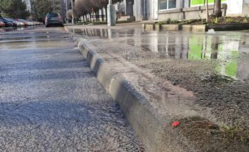 FOTO: Ulicu v Banskej Bystrici zatopilo