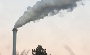 FOTO: Čierna sadza vo Zvolene naďalej znečisťuje mesto