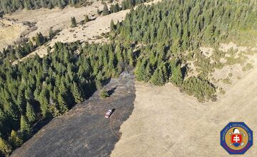 FOTO: Požiar v Šumiaci spálil lúky