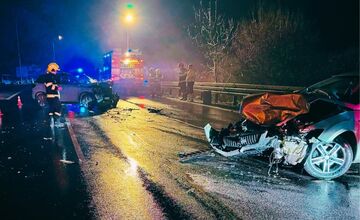 FOTO: Pri nehode v Lučenci sa zrazili dve osoby