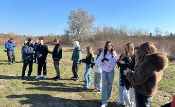 FOTO: Študenti z Lučenca pomáhail upratovať okolie vodných tokov