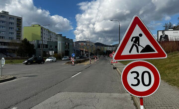 FOTO: Štvorprúdovku v Sásovej rekonštruujú