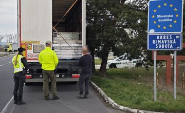 FOTO: Na hraničných priechodoch si dajte pozor na dekontaminačné brody