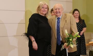 FOTO: Mesto Lučenec ocenilo pedagogičky pri príležitosti Dňa učiteľov