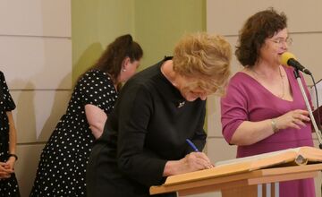 FOTO: Mesto Lučenec ocenilo pedagogičky pri príležitosti Dňa učiteľov