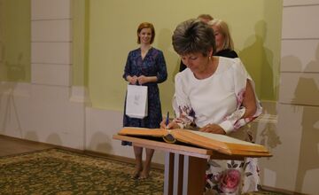 FOTO: Mesto Lučenec ocenilo pedagogičky pri príležitosti Dňa učiteľov