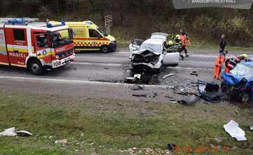 FOTO: FOTO: Čelná zrážka pri Žiari nad Hronom mala tragický koniec