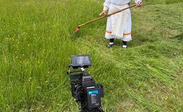 FOTO: Do Očovej zavítal Slovenský deň kroja. Kde všade nakrúcali?