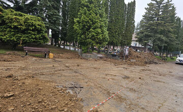 FOTO: Na žiarskom cintoríne objavili úniky vody