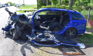 FOTO: Vodič spôsobil vážnu nehodu pri Rimavskej Sobote, ťažko zranené sú aj deti