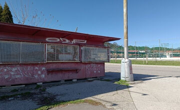 FOTO: Z Banskej Bystrice postupne zmiznú staré trafiky, ktoré špatia mesto