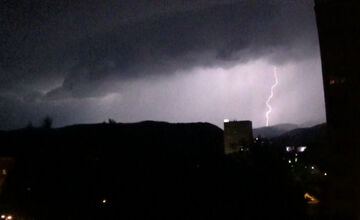 FOTO: Nad Zvolenom aj Bystricou sa blýskalo, pozrite si jedinečné zábery