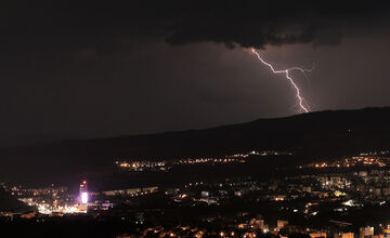 FOTO: Nad Zvolenom aj Bystricou sa blýskalo, pozrite si jedinečné zábery