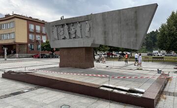 FOTO: Oprava Valašky na zvolenskom námestí