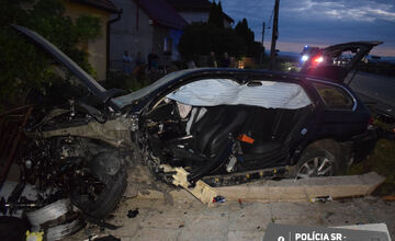 FOTO: Nehoda v obci Riečka