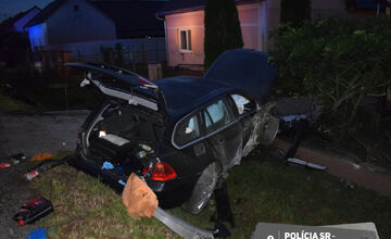 FOTO: Nehoda v obci Riečka