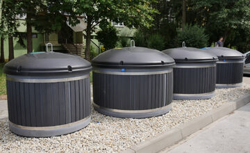 FOTO: V Lučenci pribudli kontajnery vybavené moderným systémom uzamykania na čipy