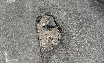 FOTO: Výtlky na Fončorde sa postupne opravia