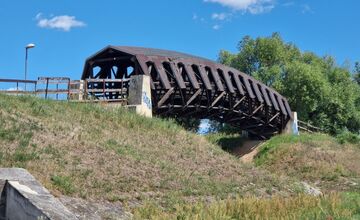 FOTO: Drevený most cez Kováčovský potok na Západe