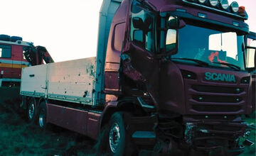 FOTO: FOTO: V Dobrej Nive pri Zvolene sa zrazili štyri autá