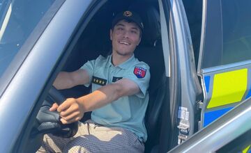 FOTO: Policajti a hasiči zo Zvolena splnili Máriovi sen byť policajtom