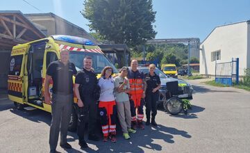 FOTO: Policajti a hasiči zo Zvolena splnili Máriovi sen byť policajtom