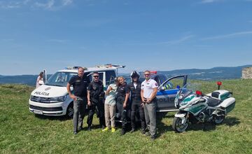 FOTO: Policajti a hasiči zo Zvolena splnili Máriovi sen byť policajtom