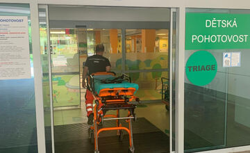 FOTO: Natálka, ktorej tragická nehoda pri Ľupči vzala sestru, sa pomaly zotavuje