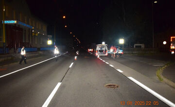 FOTO: Vodič zrazil vo Zvolene chodca, ktorý utrpel vážne zranenia