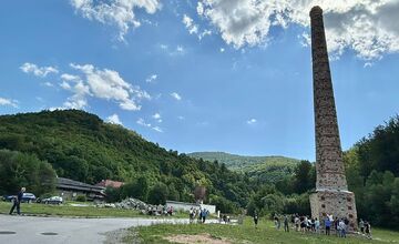 FOTO: V Utekáči otvorili lezeckú stenu na komíne