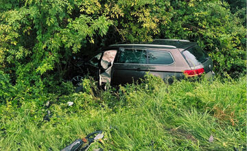 FOTO: Pri Poltári došlo k vážnej nehode, zranili sa viaceré osoby