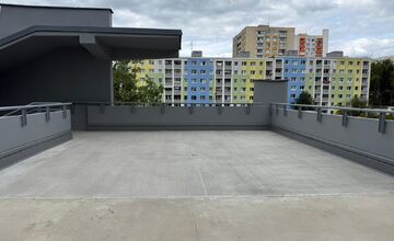 FOTO: Obnova schodiska v Sásovej