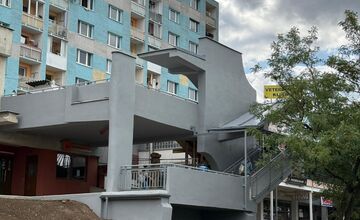 FOTO: Obnova schodiska v Sásovej