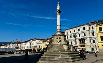 FOTO: Banská Bystrica venuje pozornosť Mariánskemu stĺpu na Námestí SNP 