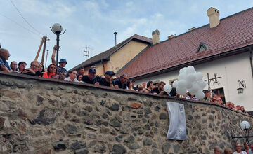 FOTO: Dano Heriban má v Kremnici svoj reliéf, odhalili ho hereckí kolegovia