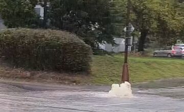 FOTO: Vo Zvolene zaplavilo cesty, kanalizácia to nezvláda 