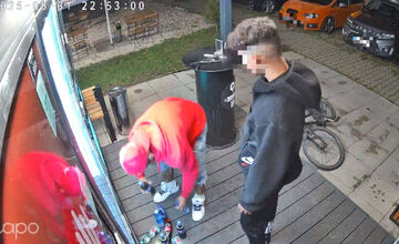 FOTO: Mladíci vykradli vo Zvolene automat