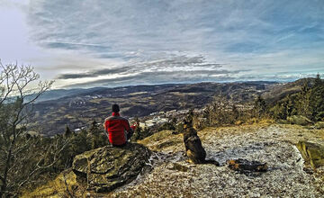 FOTO: Kremničan Matej pomáha z neba onkologicky chorým deťom