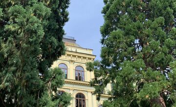 FOTO: Historická budova lesníckej školy púta pozornosť