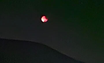 FOTO: Takto zachytili krvavý supermesiac Bystričania či Zvolenčania