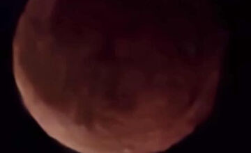 FOTO: Takto zachytili krvavý supermesiac Bystričania či Zvolenčania