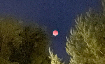 FOTO: Takto zachytili krvavý supermesiac Bystričania či Zvolenčania