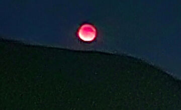 FOTO: Takto zachytili krvavý supermesiac Bystričania či Zvolenčania