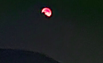 FOTO: Takto zachytili krvavý supermesiac Bystričania či Zvolenčania